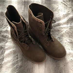 Women’s Timberland Boot olive green